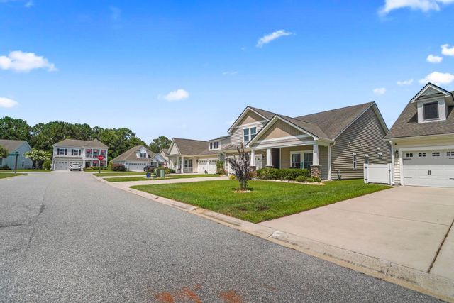 605 Cherry Blossom Dr., Murrells Inlet, SC 29576