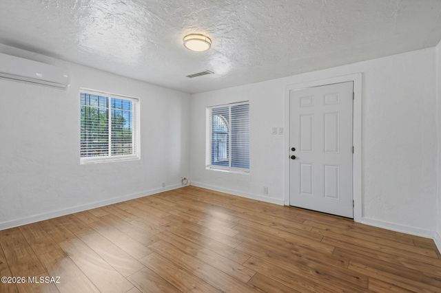 2307 S 2nd Avenue, Tucson, AZ 85713