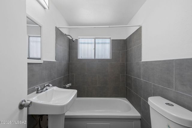 2307 S 2nd Avenue, Tucson, AZ 85713