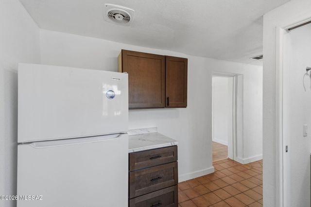 2307 S 2nd Avenue, Tucson, AZ 85713
