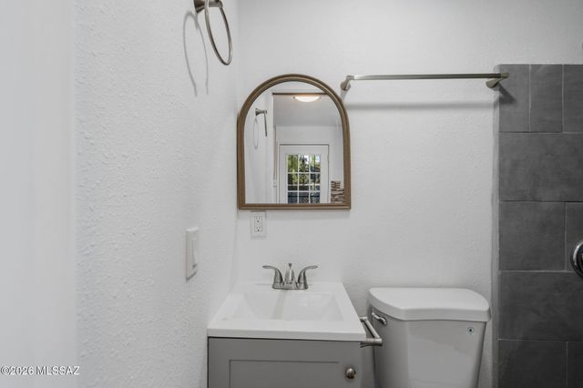 2307 S 2nd Avenue, Tucson, AZ 85713