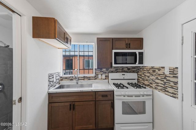 2307 S 2nd Avenue, Tucson, AZ 85713