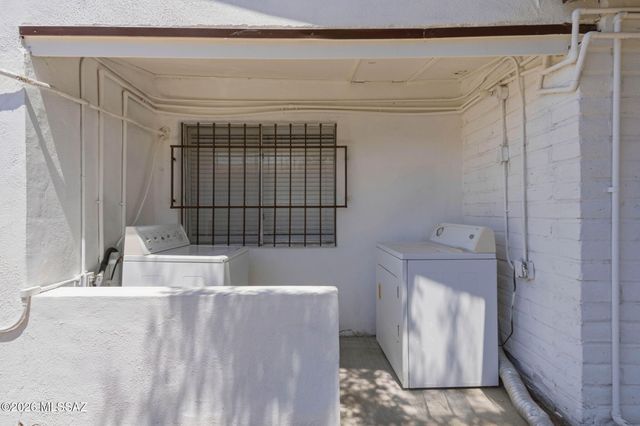 2307 S 2nd Avenue, Tucson, AZ 85713