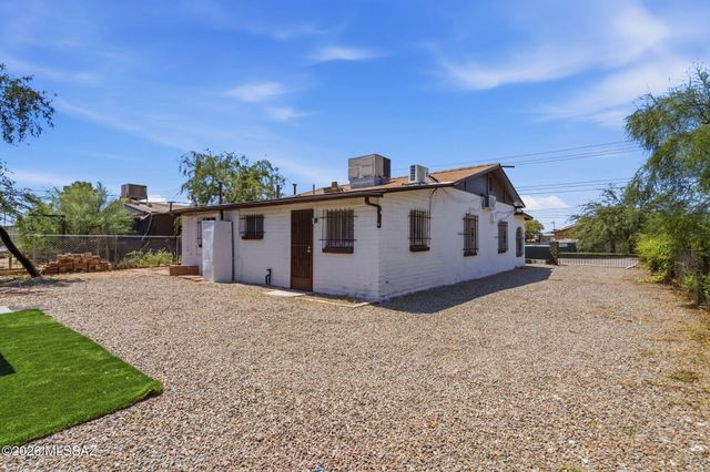2307 S 2nd Avenue, Tucson, AZ 85713