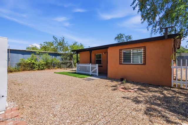 2307 S 2nd Avenue, Tucson, AZ 85713