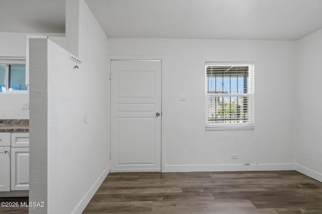 2307 S 2nd Avenue, Tucson, AZ 85713
