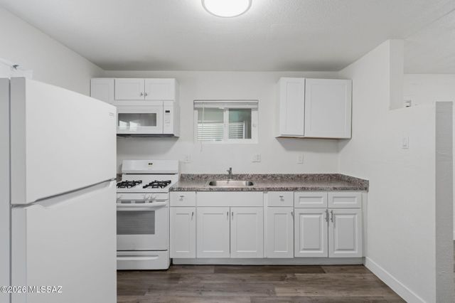 2307 S 2nd Avenue, Tucson, AZ 85713