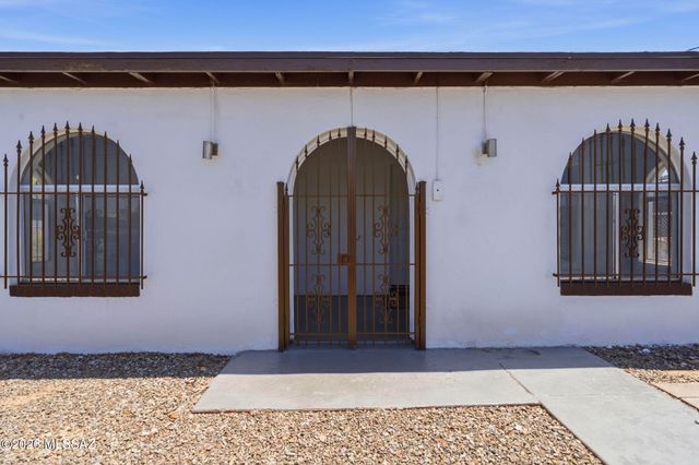 2307 S 2nd Avenue, Tucson, AZ 85713