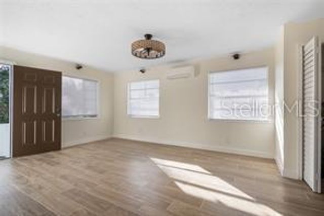 1301 26TH AVENUE S, St Petersburg, FL 33705