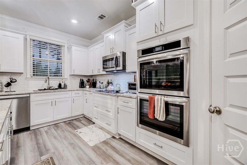 Image 11 of property listing at 169 Pitch Point Trail, Richmond Hill, GA 31324