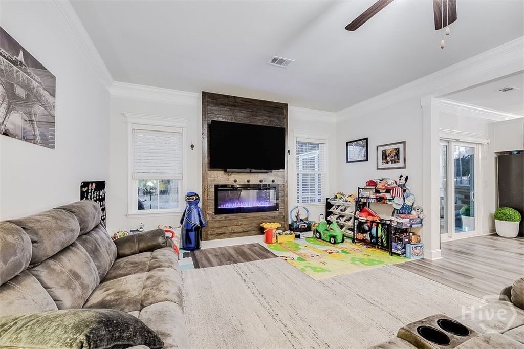 Image 17 of property listing at 169 Pitch Point Trail, Richmond Hill, GA 31324