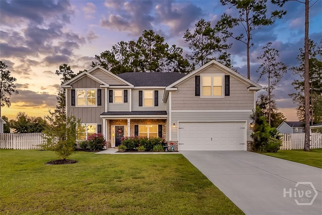 Image 2 of property listing at 169 Pitch Point Trail, Richmond Hill, GA 31324