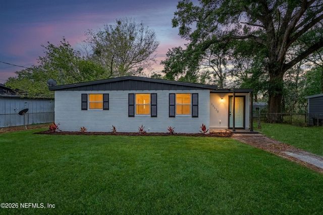 10528 WOOSTER Drive, Jacksonville, FL 32218