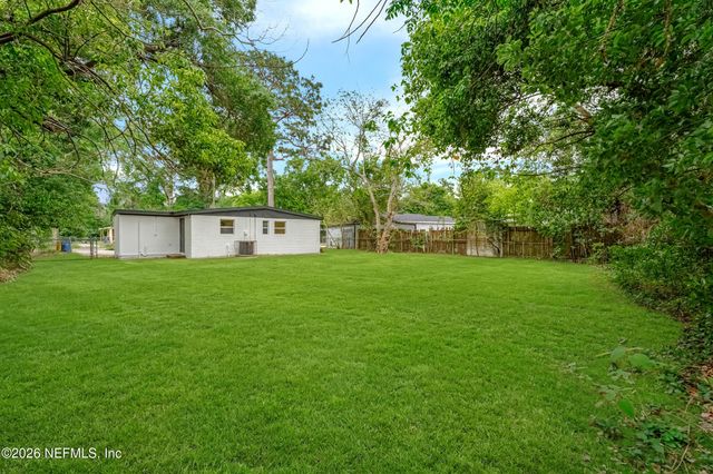 10528 WOOSTER Drive, Jacksonville, FL 32218