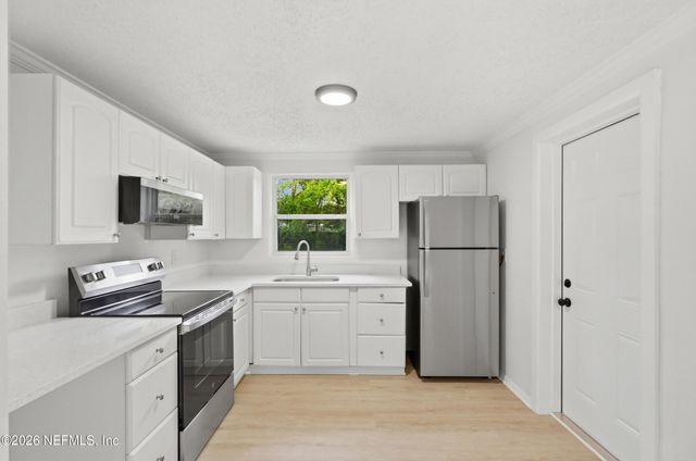 10528 WOOSTER Drive, Jacksonville, FL 32218