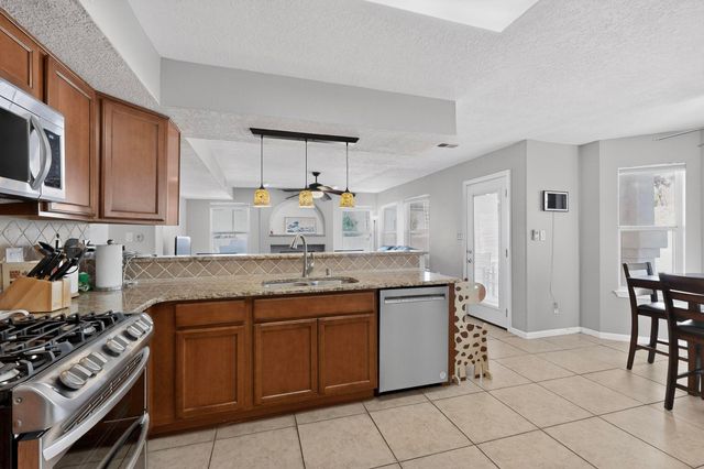 8448 Manuel Cia Place NE, Albuquerque, NM 87122