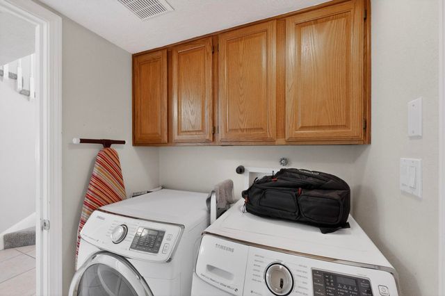 8448 Manuel Cia Place NE, Albuquerque, NM 87122