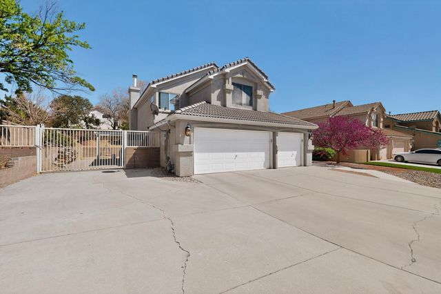 8448 Manuel Cia Place NE, Albuquerque, NM 87122
