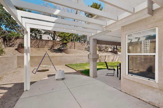 8448 Manuel Cia Place NE, Albuquerque, NM 87122