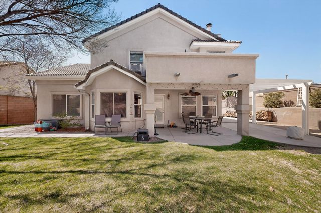 8448 Manuel Cia Place NE, Albuquerque, NM 87122
