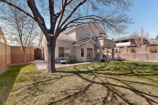8448 Manuel Cia Place NE, Albuquerque, NM 87122