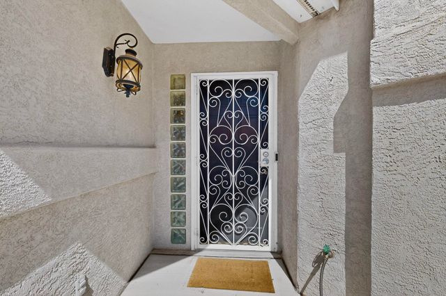 8448 Manuel Cia Place NE, Albuquerque, NM 87122