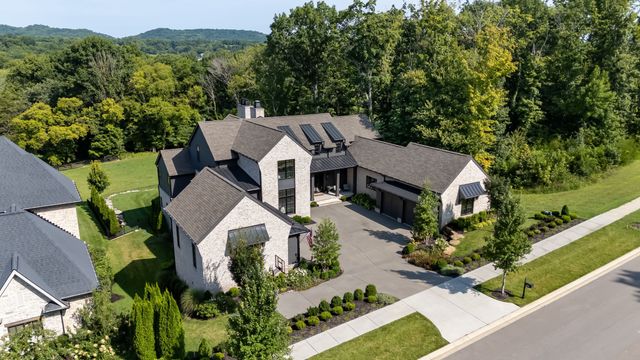 8190 Heirloom Blvd, College Grove, TN 37046