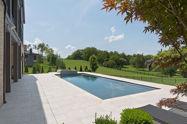 8190 Heirloom Blvd, College Grove, TN 37046