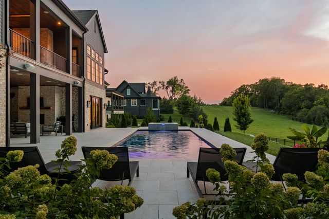 8190 Heirloom Blvd, College Grove, TN 37046