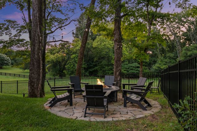 8190 Heirloom Blvd, College Grove, TN 37046