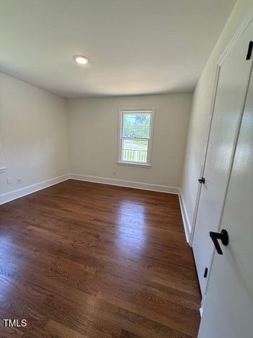 902 Roanoke Avenue, Henderson, NC 27536