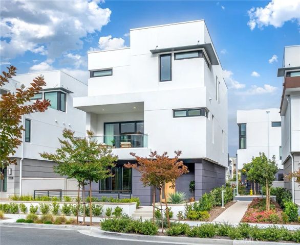 16158 Veterans Way, Tustin, CA 92782