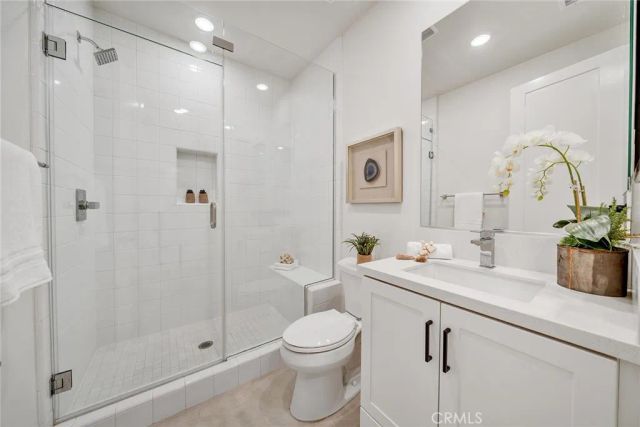 16158 Veterans Way, Tustin, CA 92782