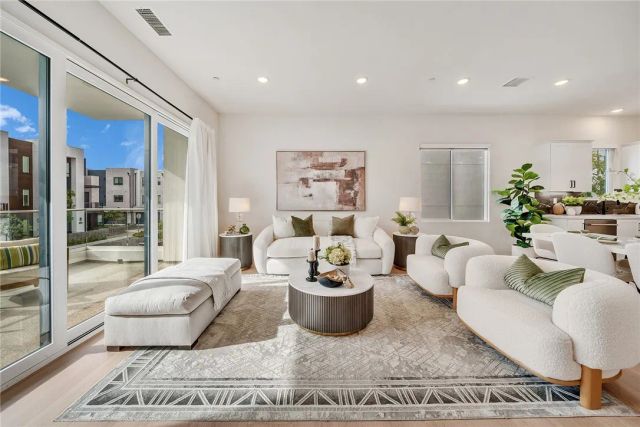 16158 Veterans Way, Tustin, CA 92782