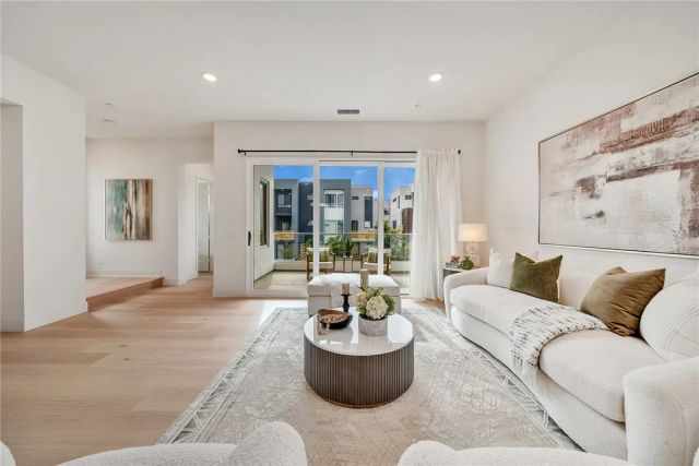 16158 Veterans Way, Tustin, CA 92782