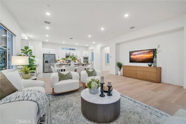 16158 Veterans Way, Tustin, CA 92782