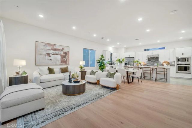 16158 Veterans Way, Tustin, CA 92782