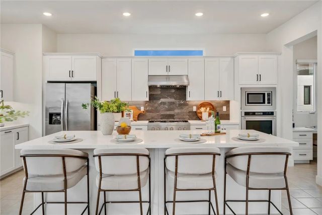 16158 Veterans Way, Tustin, CA 92782