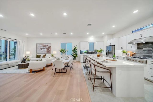 16158 Veterans Way, Tustin, CA 92782