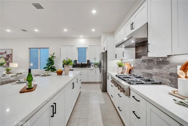 16158 Veterans Way, Tustin, CA 92782