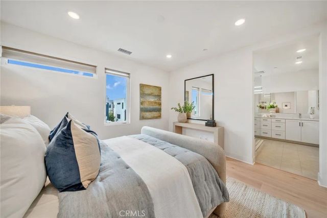 16158 Veterans Way, Tustin, CA 92782
