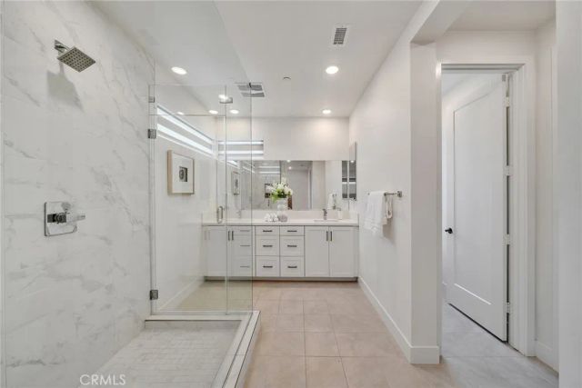 16158 Veterans Way, Tustin, CA 92782