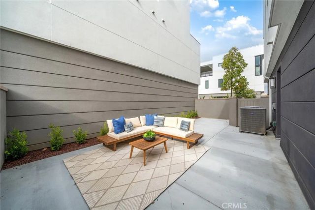 16158 Veterans Way, Tustin, CA 92782
