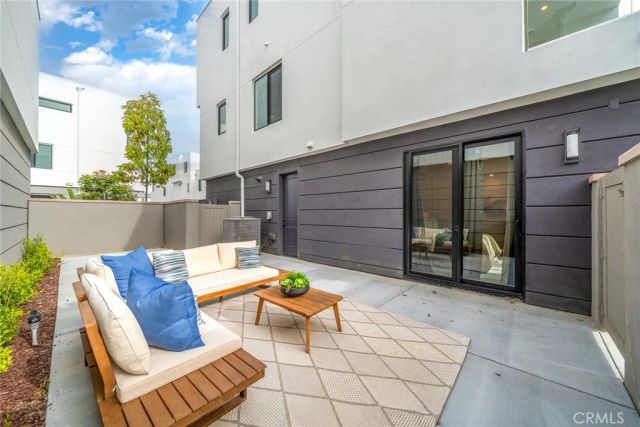 16158 Veterans Way, Tustin, CA 92782