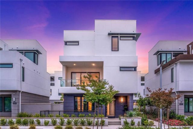 16158 Veterans Way, Tustin, CA 92782