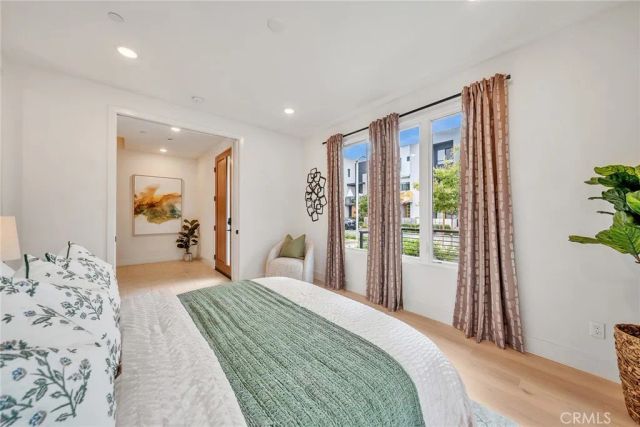 16158 Veterans Way, Tustin, CA 92782