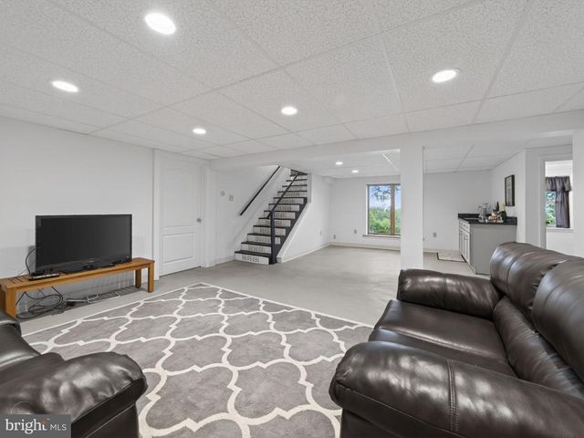 3400 PRUSS HILL RD, Pottstown, PA 19464