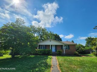 2812 Staffordshire Blvd, Powell, TN 37849