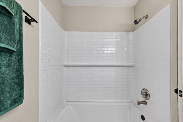16615 Barcelona Drive, Friendswood, TX 77546