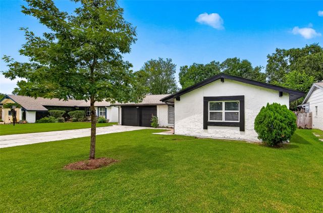 16615 Barcelona Drive, Friendswood, TX 77546